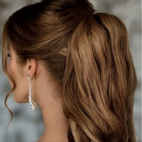 Draw-string Ponytail - Picture 1 of 8